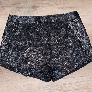 Black/Sliver skort